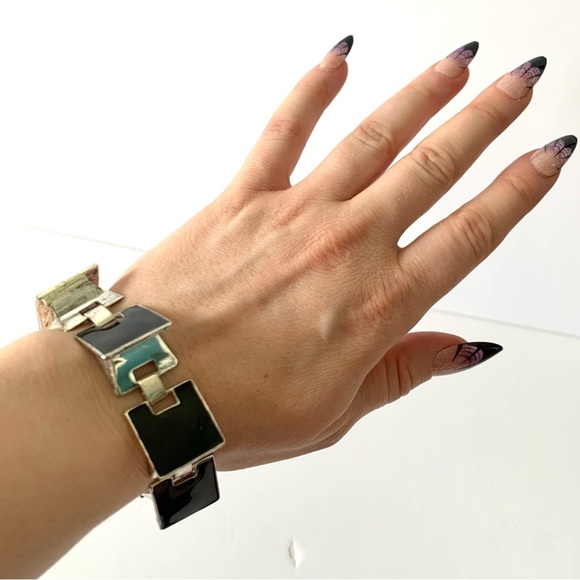 Unique contemporary raised bracelet - Picture 2 of 5